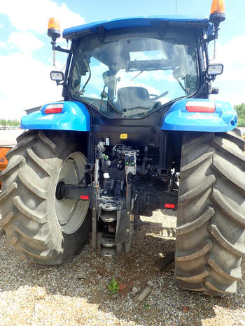salg af New Holland T6020 traktor