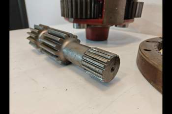 salg af  8160 RIGHT Rear axle planetary gear