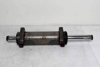 salg af Massey Ferguson 7726  Front axle steering cylinder