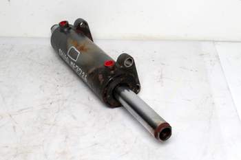 salg af Massey Ferguson 7726  Front axle steering cylinder