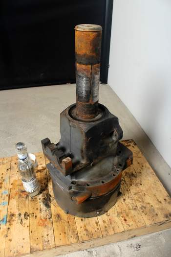 salg af Massey Ferguson 7726 LEFT Rear Half Axle