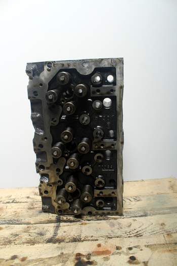 salg af Massey Ferguson 7726  Cylinder Head