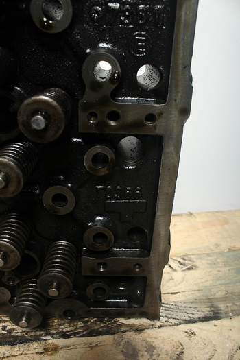 salg af Massey Ferguson 7726  Cylinder Head