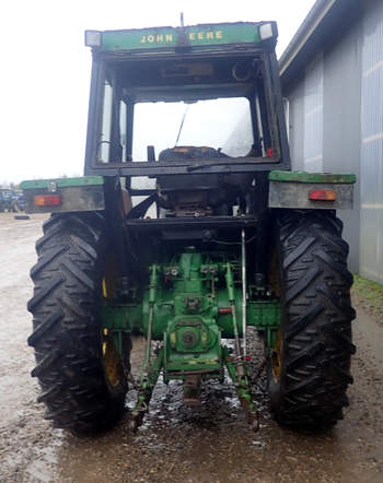 salg af John Deere 3140 traktor