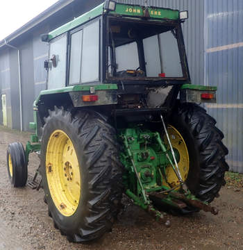 salg af John Deere 3140 traktor