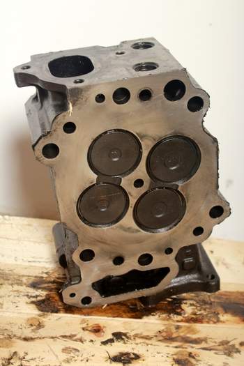 salg af Komatsu WA480-6  Cylinder head