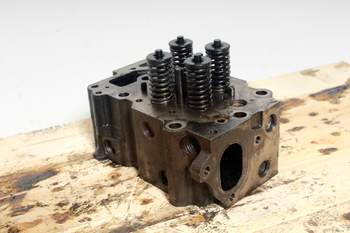 salg af Komatsu WA480-6  Cylinder head