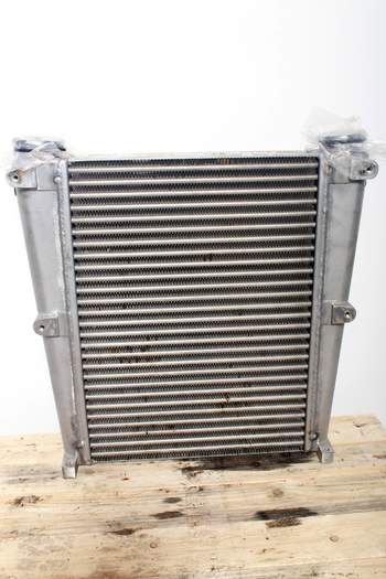 salg af Intercooler Massey Ferguson 8240