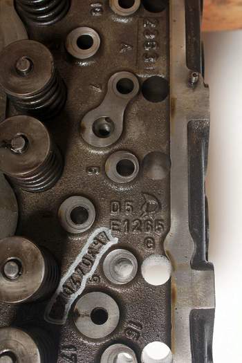 salg af Massey Ferguson 8240  Cylinder Head