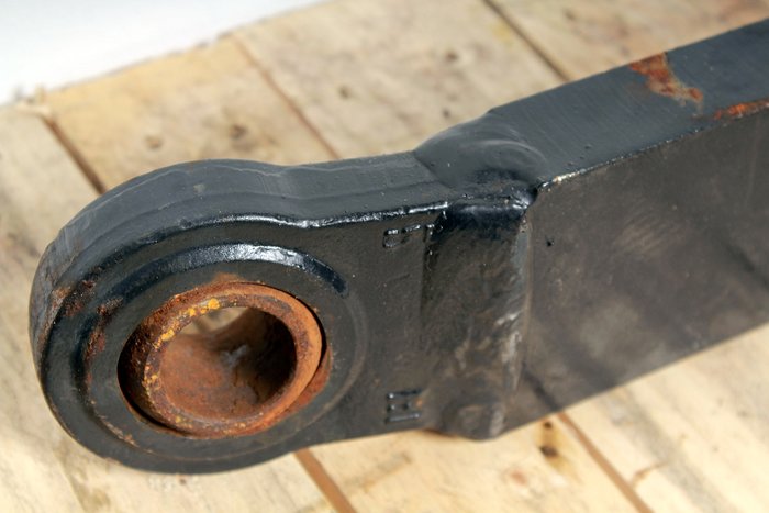 Unterlenker Case Puma 230 RECHT - Gebrauchte Ersatzteile für Trakoren Gebrauchte Ersatzteile ...