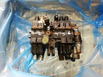 salg af Case Puma 230  Hydraulic lift valve