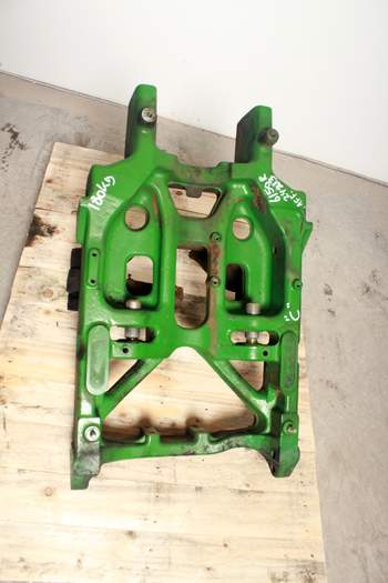 salg af John Deere 6150 R  Front axle support