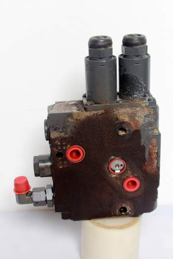 salg af Massey Ferguson 7618  Hydraulic lift valve