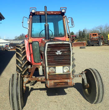 salg af Massey Ferguson 590 traktor