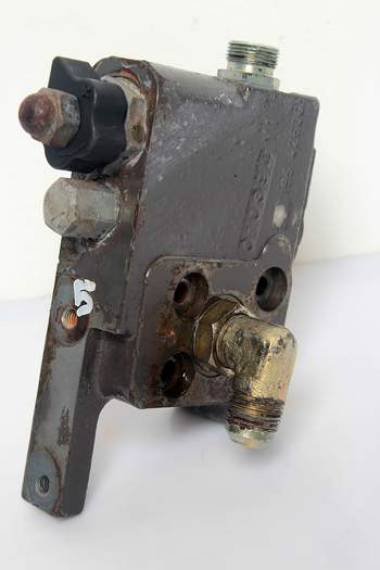 salg af Massey Ferguson 3065  Remote control valve