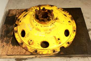 salg af John Deere 7800 RIGHT Rear wheelhub (Amercian type)