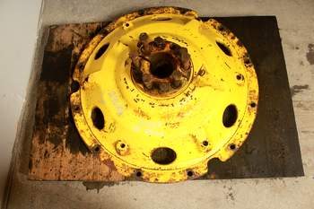 salg af John Deere 7800 RIGHT Rear wheelhub (Amercian type)