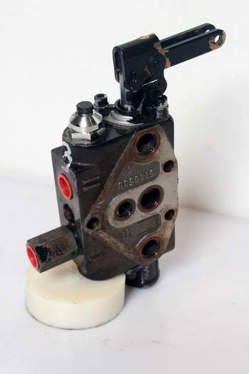 salg af New Holland TL90 A  Remote control valve