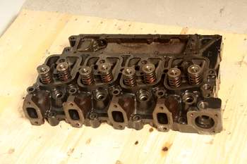 salg af New Holland TL90 A  Cylinder Head