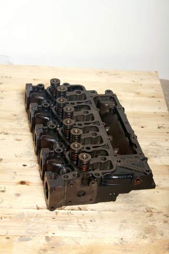 salg af New Holland TL90 A  Cylinder Head