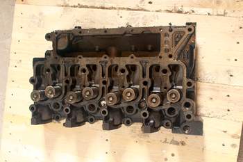 salg af New Holland TL90 A  Cylinder Head