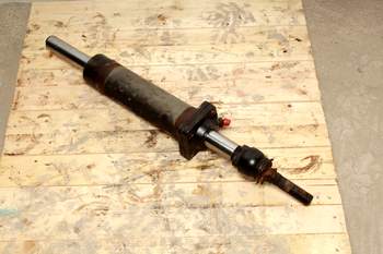 salg af JCB 541-70  Front axle steering cylinder