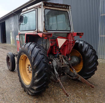 salg af Massey Ferguson 590 traktor