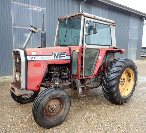 salg af Massey Ferguson 590 tractor