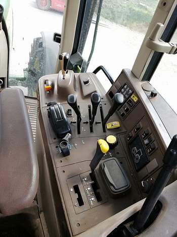 salg af John Deere 6920 traktor