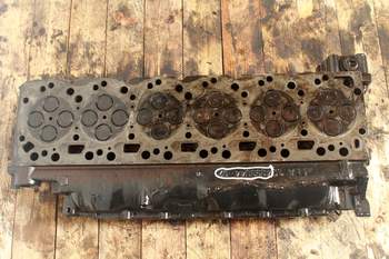 salg af New Holland TS135A  Cylinder Head