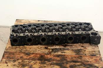 salg af New Holland TS135A  Cylinder Head