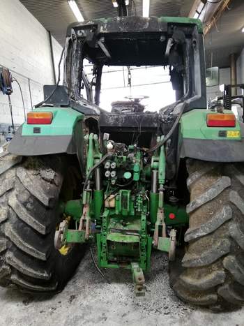 salg af John Deere 6910 traktor