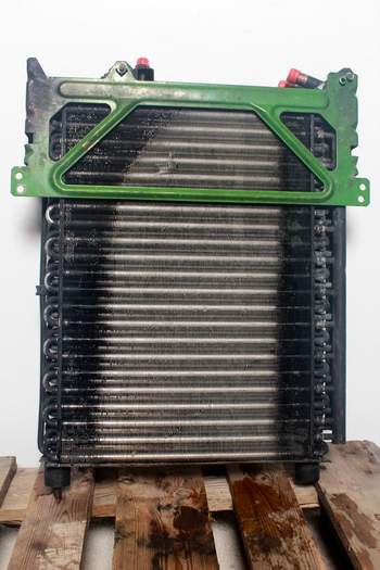 salg af John Deere 6910  Oil Cooler