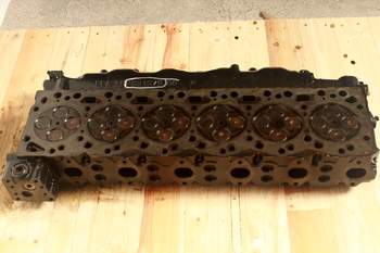 salg af Steyr 6225  Cylinder Head