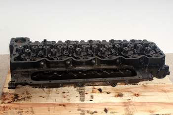 salg af Steyr 6225  Cylinder Head