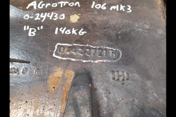 salg af Deutz-Fahr Agrotron 106  Front axle support