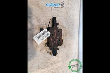 salg af Deutz-Fahr Agrotron 106  Hydraulic lift valve