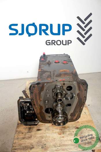 Valtra 8950  Rear Transmission