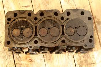 salg af Liebherr L504  Cylinder head