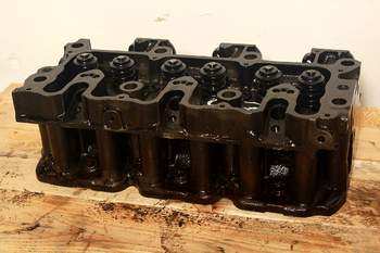 salg af Liebherr L504  Cylinder head