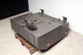 salg af Volvo L180 F  Fuel tank