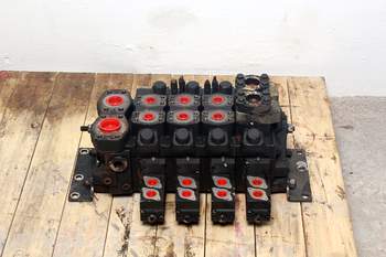 salg af Volvo L180 F  Hydraulic Valve