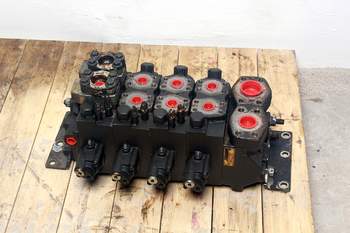 salg af Volvo L180 F  Hydraulic Valve