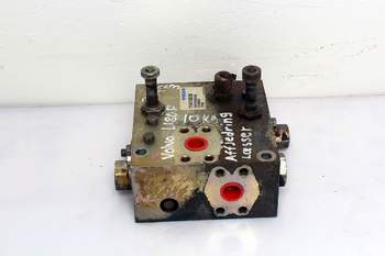 salg af Volvo L180 F  Hydraulic Valve