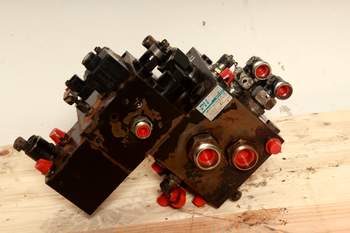 salg af Massey Ferguson 7490  Hydraulic trailer brake valve