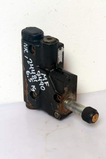 salg af Massey Ferguson 7490  Remote control valve