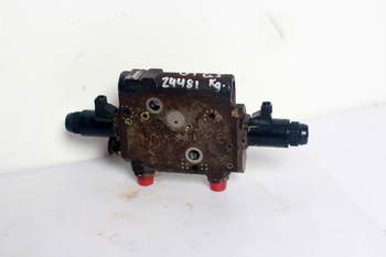 salg af Massey Ferguson 7490  Hydraulic lift valve