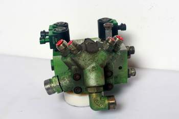 salg af John Deere 7530  Suspension control valve