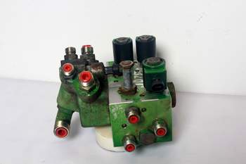salg af John Deere 7530  Suspension control valve