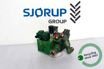 John Deere 7530  Suspension control valve